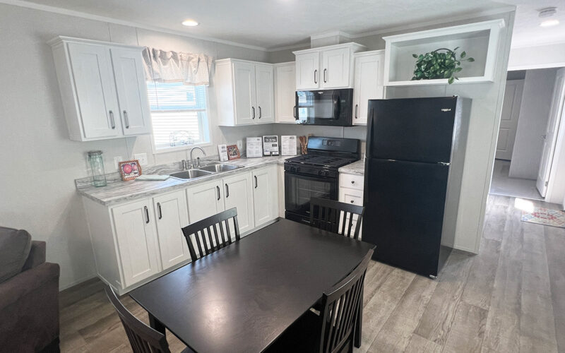 03-Eastwood 4, Single Wide Manufactured Home, Kitchen